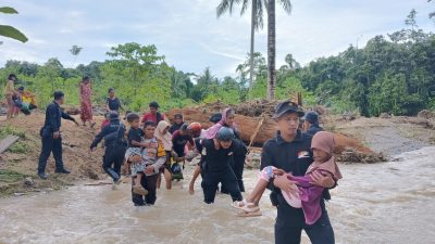 Satbrimob Polda Sulteng Lakukan SAR di Toli – toli