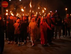 Tarhib Ramadhan 2025, Pj Bupati Parimo Lepas Ratusan Peserta Pawai Obor