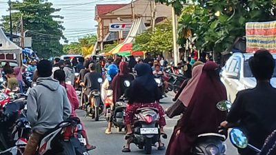 Pasar Takjil Kelurahan Bantaya Parigi Moutong Dipadati Pengunjung Jelang Berbuka Puasa