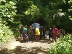 Warga Terpaksa Tandu Pasien,Anleg Parimo Publis Videonya di Facebook