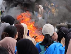 Unjuk Rasa di DPRD Sulteng Ricuh, Orasi Mahasiswi Untad Viral