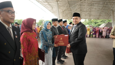 Pemkot Makassar Anugerahkan Satyalancana Karya Satya 2025 kepada 830 ASN