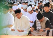 Khidmat Sholat Id di Halaman Kantor Bupati, Simbol Kebersamaan Pemerintah dan Masyarakat