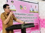 Bidan Garda Terdepan, Bupati Minta Tingkatkan Profesionalisme dan Layanan